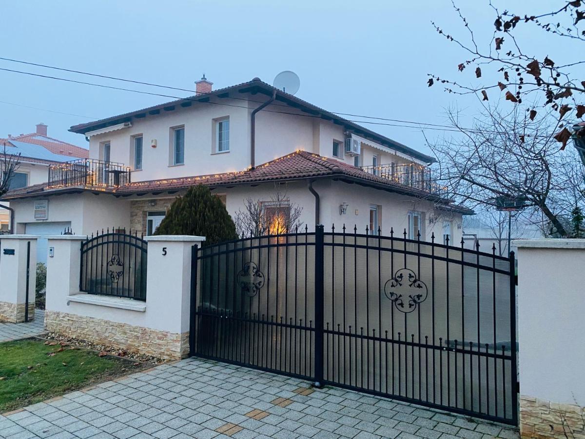 Aura Apartman Hajduszoboszlo Luaran gambar